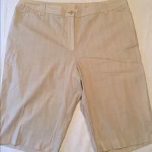 Jones New York Shorts, EUC